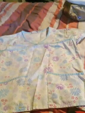 Scrub Top Size Small Brand Star Good Condition
